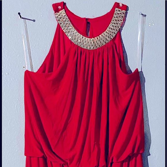 Red sleeveless halter top design dress - Picture 1 of 7